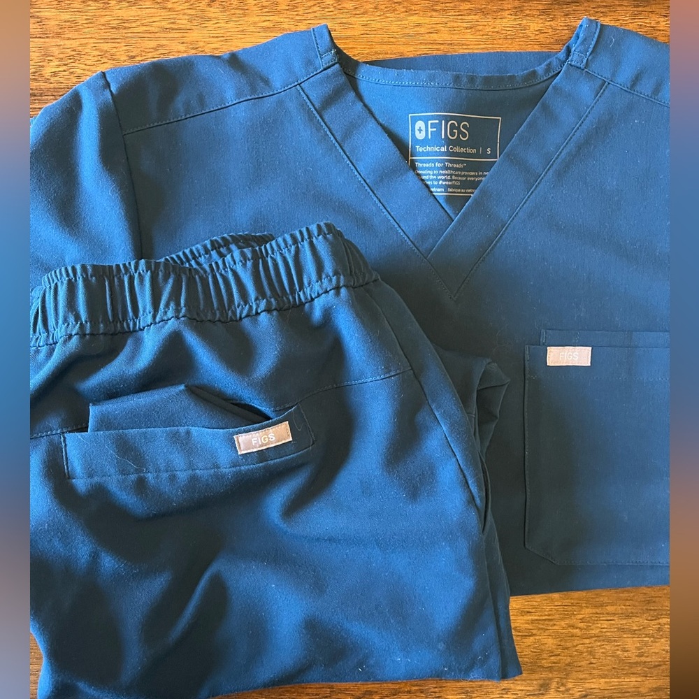 FIGS scrubs top and bottoms